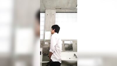Japanese Boy Wanking Exposed: Public Outdoor Cum Shots