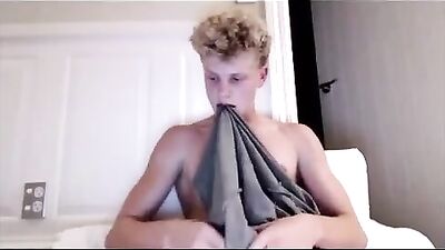 Gay Porn Blast - Cute Solo Cam Wonder!