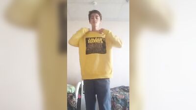 College Boy Cams: Amateur Straight Boys Expose Their Bodies!