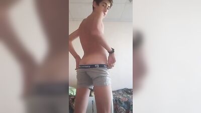 College Boy Cams: Amateur Straight Boys Expose Their Bodies!