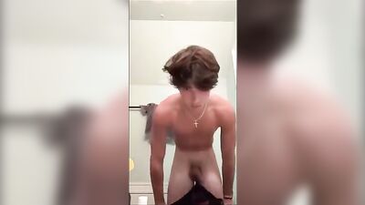 Gabriels Web-Cam Tease: A Young Adult with an Appetite for Dirty Talk!