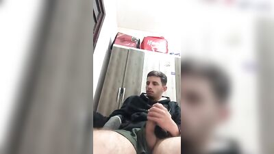 Hot Amateur Cumshots: Exploring the Wild Side of Gay Porn!