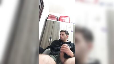 Hot Amateur Cumshots: Exploring the Wild Side of Gay Porn!