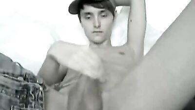 Twink Web-Cam Show: Jerking Off in the Bathtub