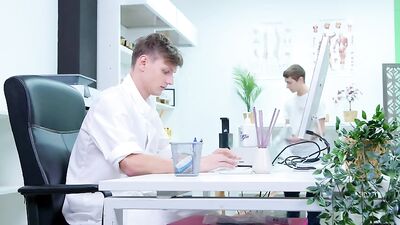 Creamy Massage Twink - A Cocksucking Oral Adventure!