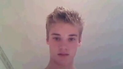 Selfie Superstar: Cute Blonde Muscle Boy Solo Wank in the Bathroom!