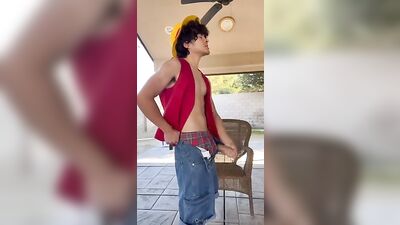 Que Guapo Cum Shots: Action Amateur Boys Delight!