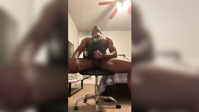 [Twit] [766] Horny af after the gym. Where my bate bros