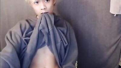 Young Asian Camboy JO Cum - Exploring Handjobs and Web-Cam Jerks Off