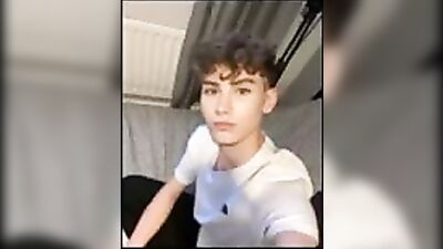 Blue-eyed Bliss: The Ultimate Twink Oral Experience!