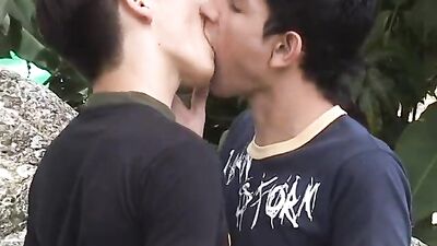 Outdoor Orgasms: Latino Twinks Cumshots!