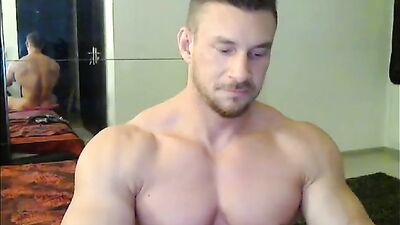 Muscle Boy Nudes: Bearded Blond Poses For You!