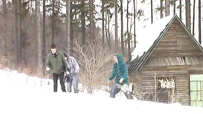 Gay Porn Video: Cum Shots and Twinks in the Cold Spotlight!