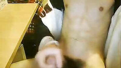 Hunk Cums on Table - Web-Cam Gay Porn Video