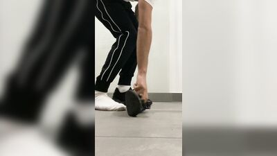 Young Sneaker Foot Fetish - Teen in Sweatpants