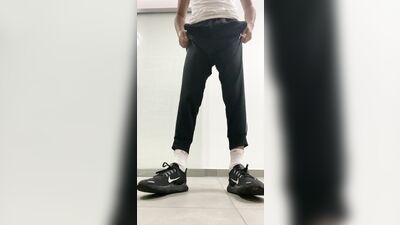 Young Sneaker Foot Fetish - Teen in Sweatpants