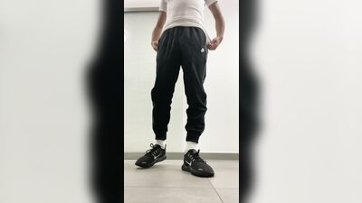 Young Sneaker Foot Fetish - Teen in Sweatpants