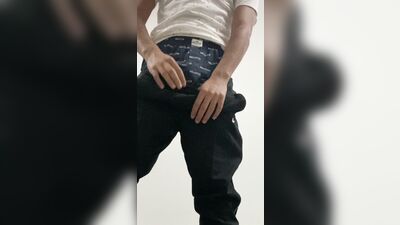 Young Sneaker Foot Fetish - Teen in Sweatpants