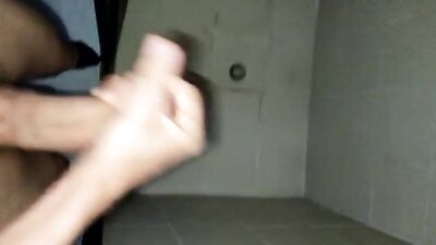 Masturbandome antes de que lleguen mis padres boys porn