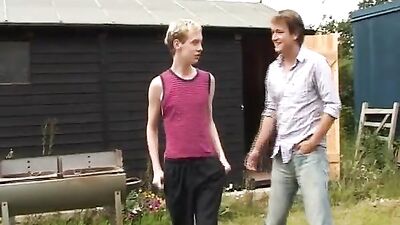 Brit Boy Lawn Cum Shots - Bareback Teens Outside