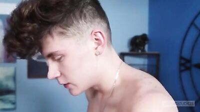 Gangbang Twinks: Flip Flops and Room Sex Show - Raw Cam Action