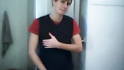 AI Enhanced Twink Cumshots in HD Quality - Web-Cam Solo