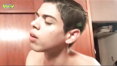 Big Cocks Cum Shots Latino Porn Foot Fetish: Mouth-Watering Gay Oral Delights!