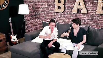 Young Hearts Desire: Bareback Action with Oral Pleasure