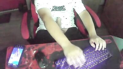 German Twink Jerks Cum on Phone while Watching Porn!