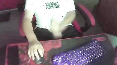 German Twink Jerks Cum on Phone while Watching Porn!