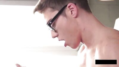 MUSCLE BOYS ORGY 4-SOME: TWINK COCKSUCKERS PLAY BAREBACK GAMES