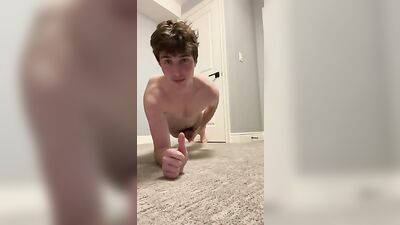 PUSHUP WANK CAM FLOOR PORN BOY: MENAGE A QUATRE EXTRAVAGANZA!