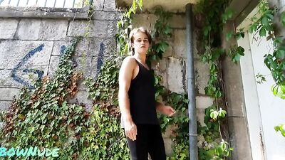 Young Cumshooter: Exploring Gay Porn World!