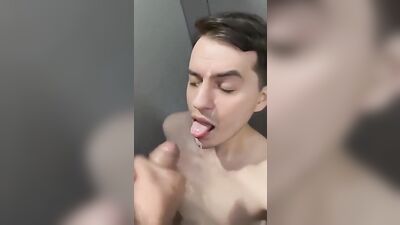 Cum Faced Twink Handjob: The Ultimate Amateur Experience!