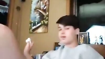 He Loves to Show Himself on Cam: Gay Porn Exposure