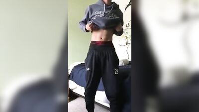 Young Twink Muscle Boy in Bedroom Exposes His Cute Body!