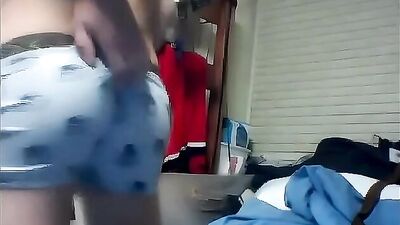 Brunette Frat Boy Web-Cam Cock Enhancement: Cold Weather Cap Solo Jack-Off