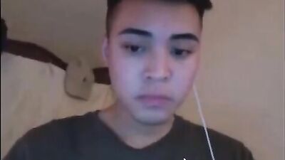 Thumbs up at the end: Dude goes at it! Amature Asian Web-Cam Gay Porn Video