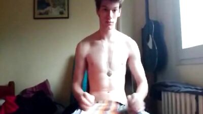 Cumming with Guitar-boy: A Cuties Muscular Webcam Show!