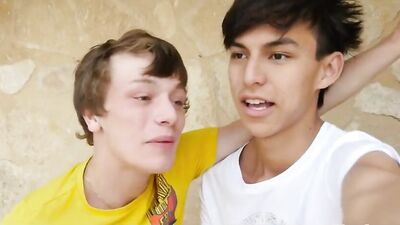 Outdoor Bareback Fun: Twink Skinny Fourgy Cum in Mouth Oral Rimming Snowballing