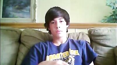 Gay Porn Web-Cam Handjob and Cumming Teenager!