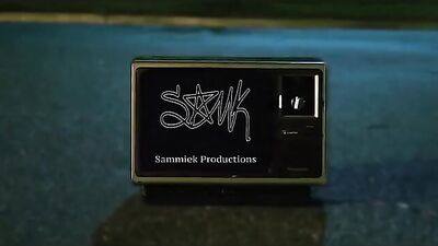 Love Knows No Bounds - A Queer Romance