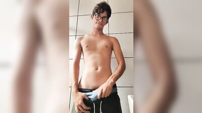 Handsome Twink Showing Boys Porn Jock: The Ultimate Gay Muscle Worship Experience!