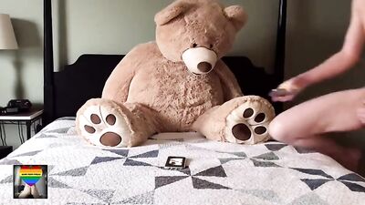 Golden Cumshots: Solo Web-Cam Adventures with Teddy LC