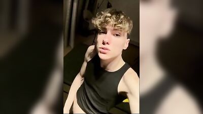 Max in the Kitchen: The Return of the Skinny Blond Hunk!