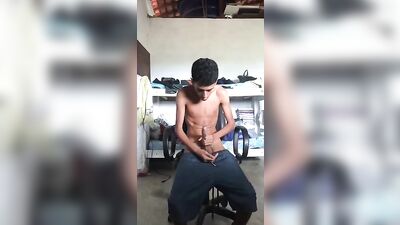 Young Latino Boy with Huge Cock Masturbating - Solo Short Film Magro Exibindo Pau Enorme