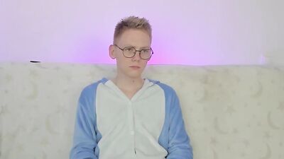 Shy Russian Boys Secret Webcam Sexcapades: An Unforgettable Oral and Handjob Experience!