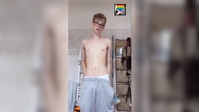 Skinny Twink Cam Cum Shots: Solo Sex Adventure!