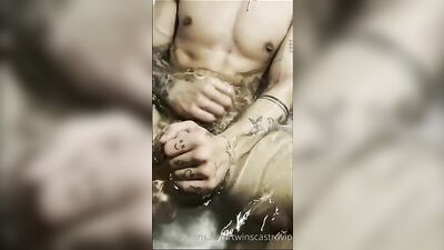 Twinscastros Steamy Soap Bubble Bath