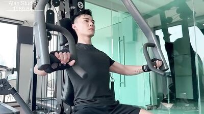 Alan Gus Public Amateur Asian Outdoor Adventure!